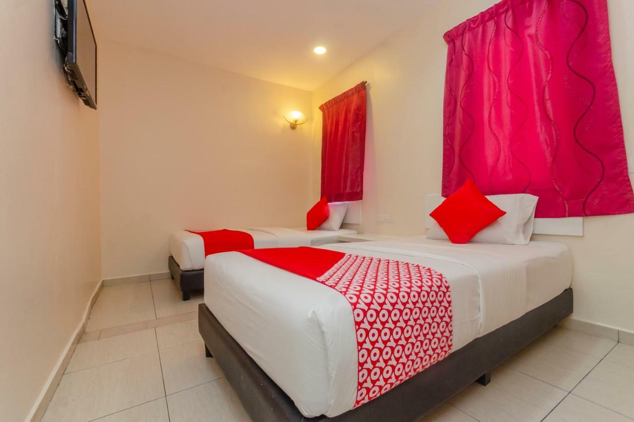 Oyo 1010 Skudai Hotel Экстерьер фото