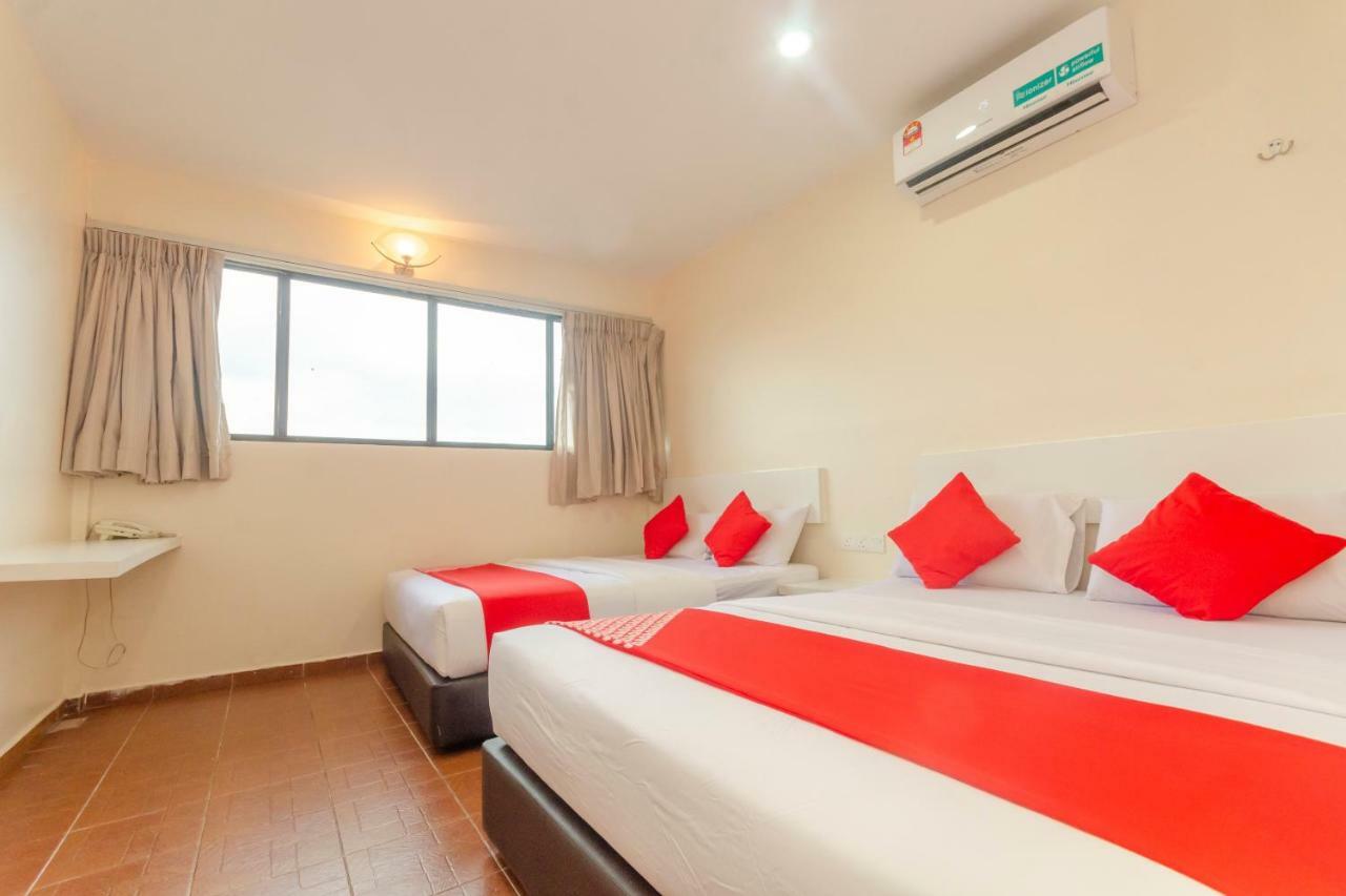 Oyo 1010 Skudai Hotel Экстерьер фото