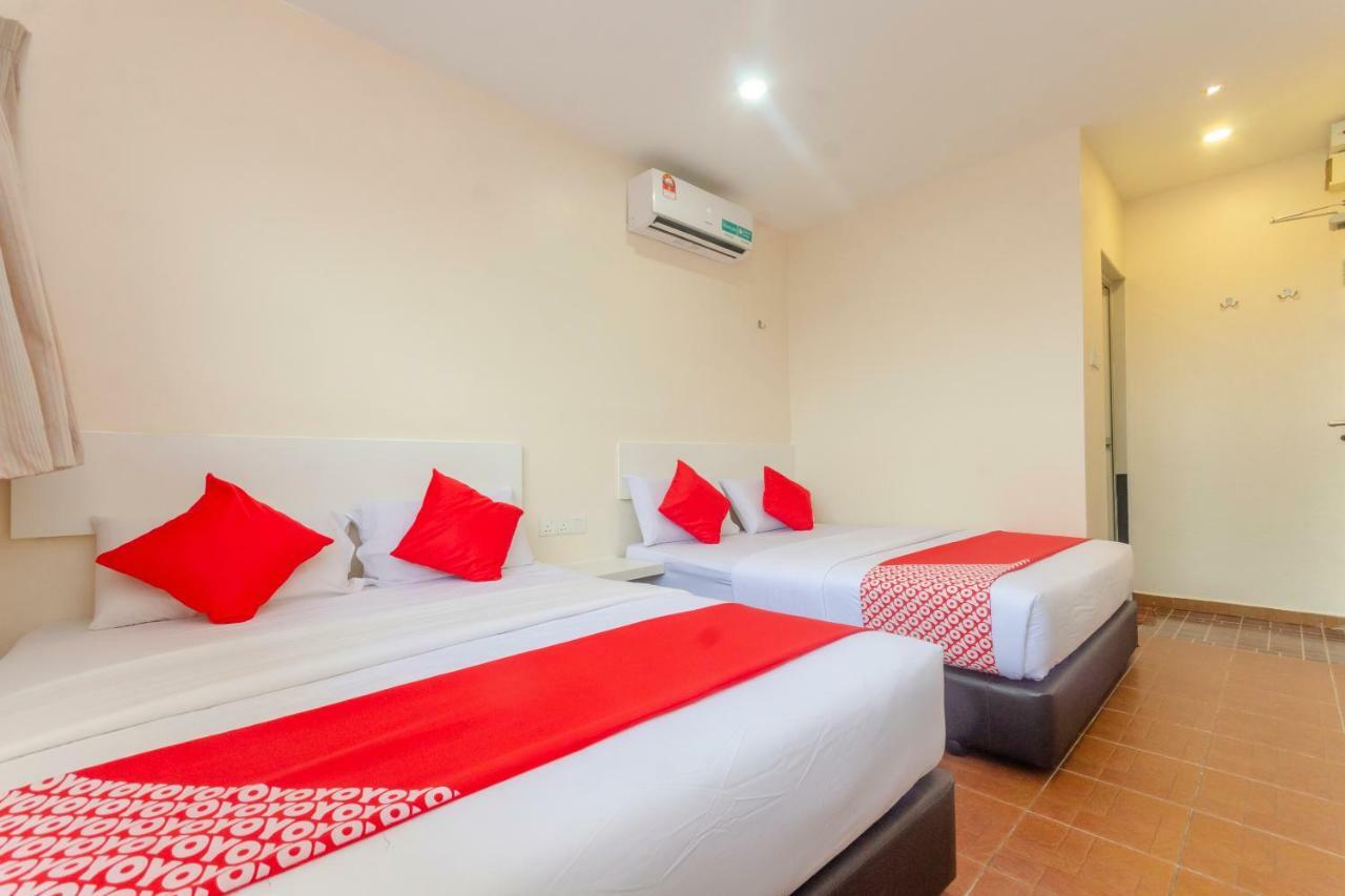 Oyo 1010 Skudai Hotel Экстерьер фото