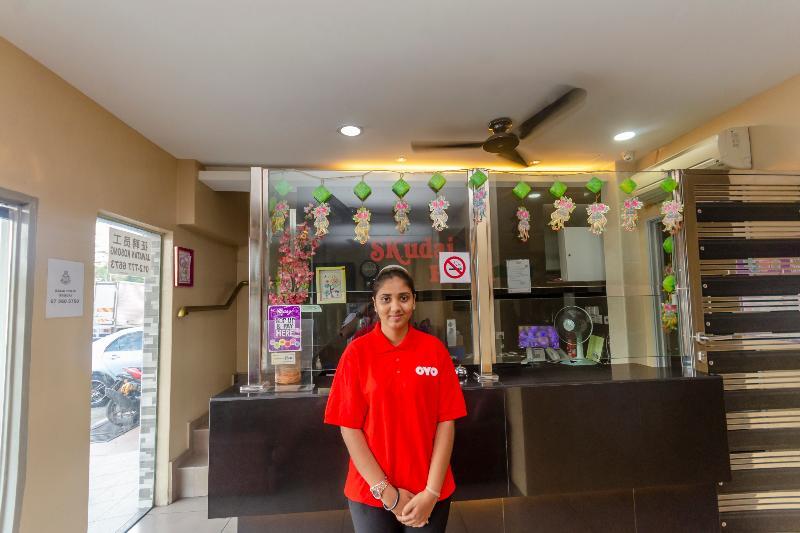Oyo 1010 Skudai Hotel Экстерьер фото