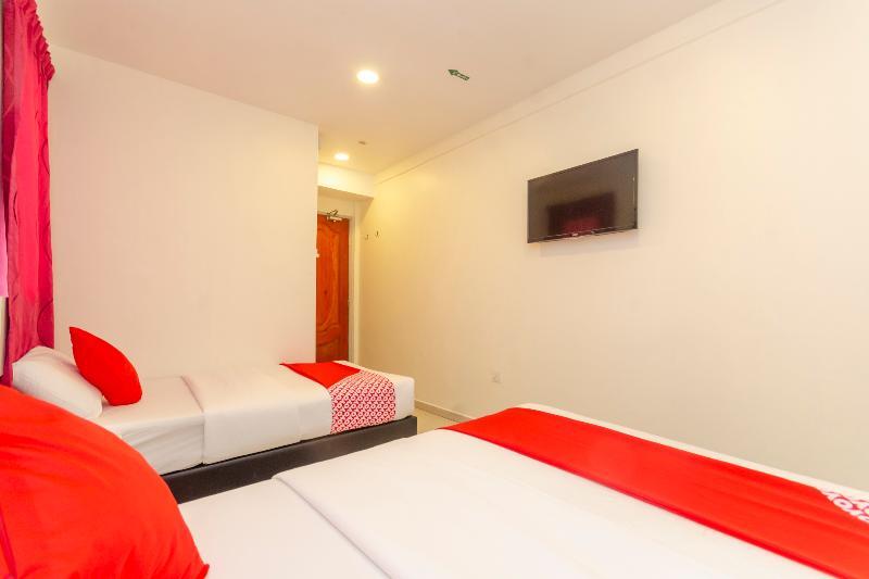 Oyo 1010 Skudai Hotel Экстерьер фото