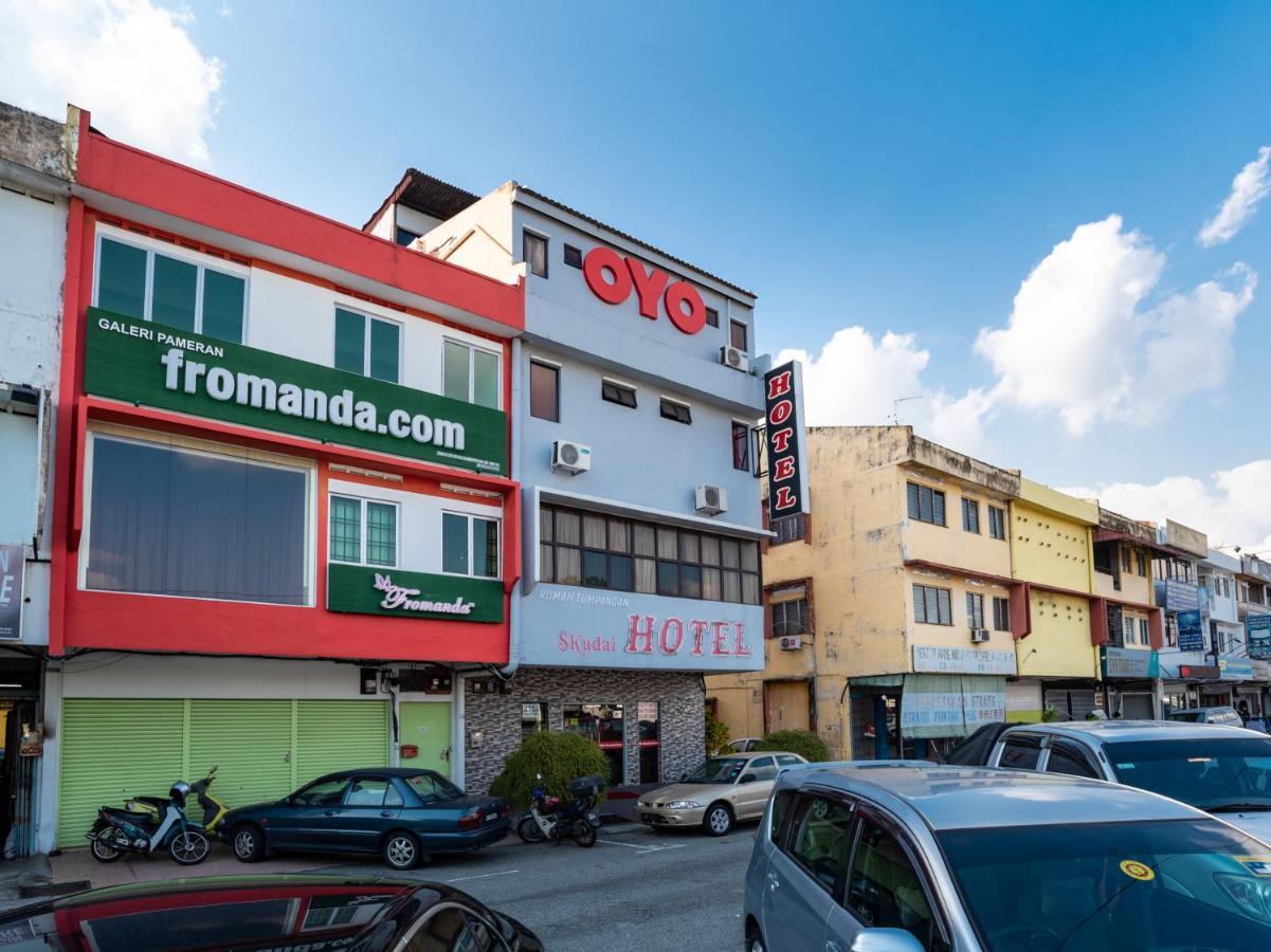 Oyo 1010 Skudai Hotel Экстерьер фото