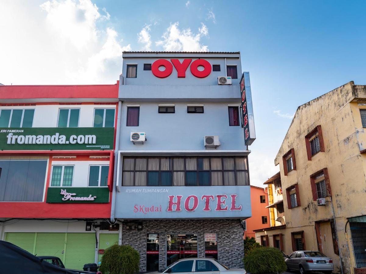 Oyo 1010 Skudai Hotel Экстерьер фото